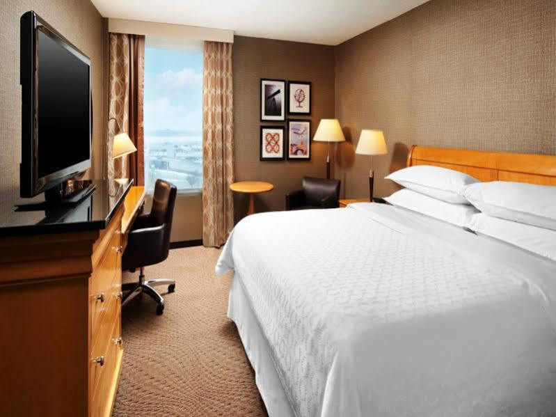 Sheraton Cleveland Airport Hotel Exteriör bild
