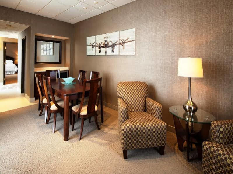 Sheraton Cleveland Airport Hotel Exteriör bild