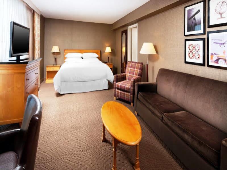 Sheraton Cleveland Airport Hotel Exteriör bild