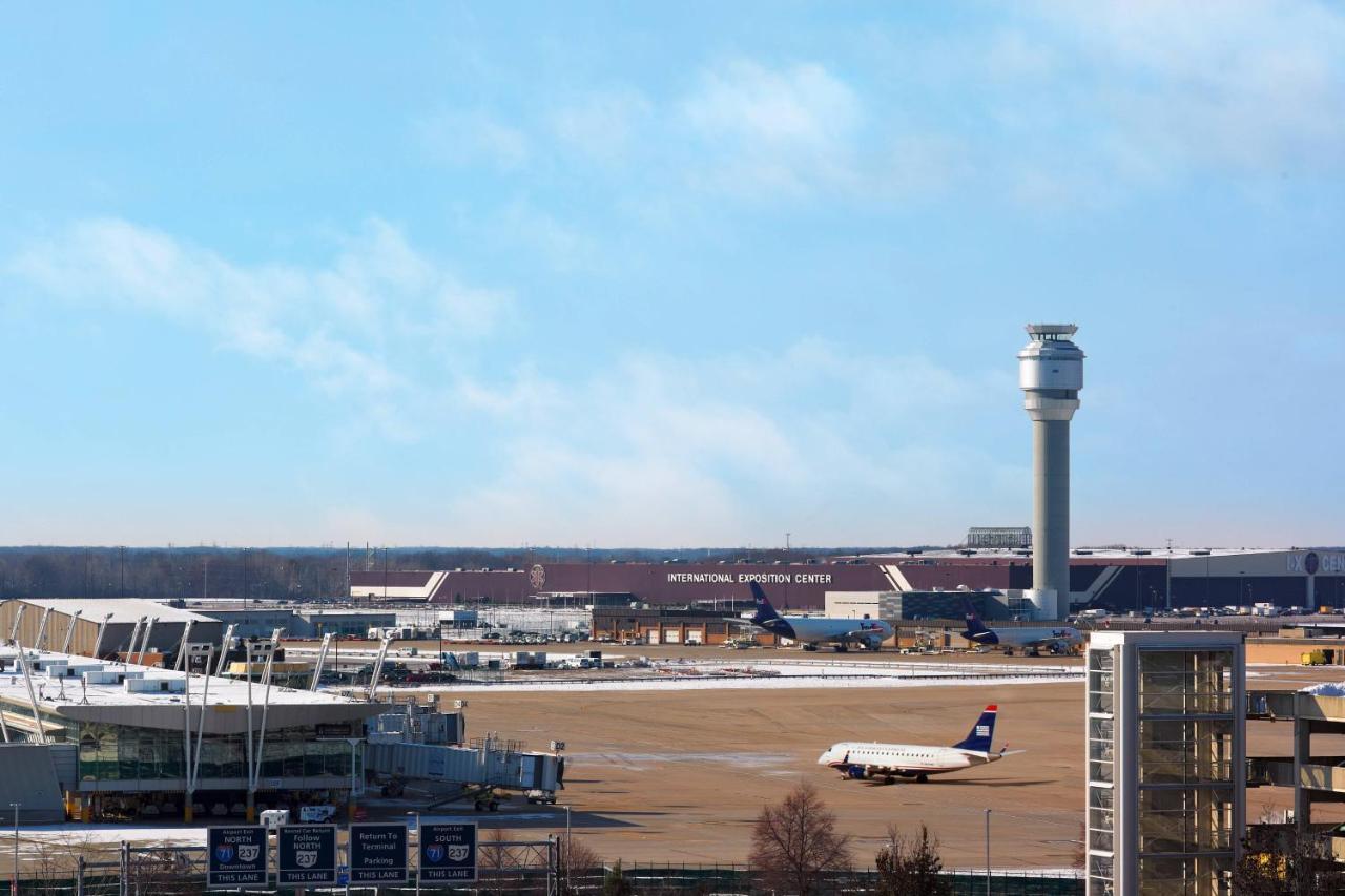 Sheraton Cleveland Airport Hotel Exteriör bild
