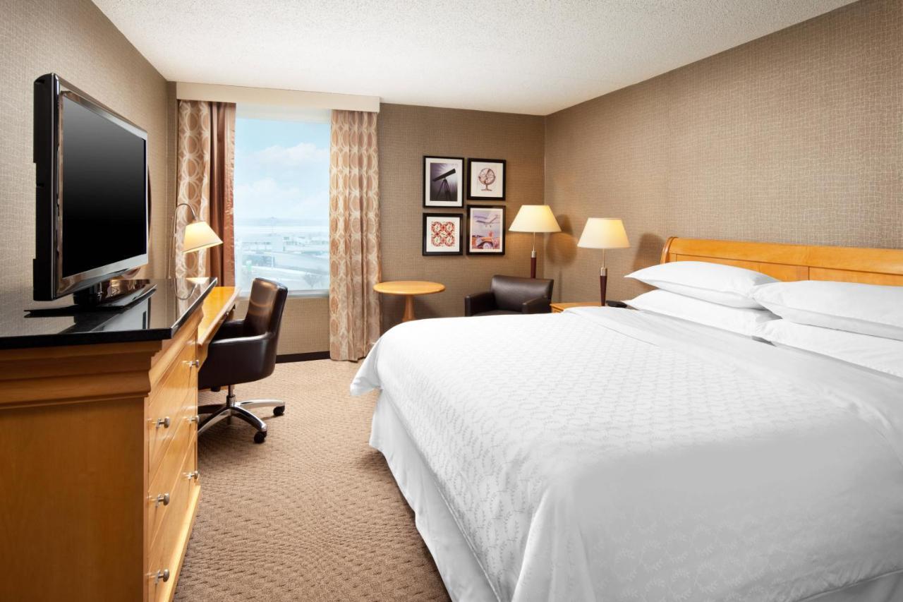 Sheraton Cleveland Airport Hotel Exteriör bild