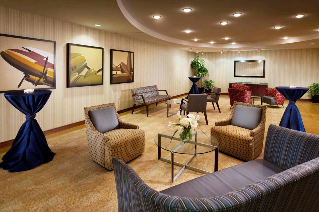 Sheraton Cleveland Airport Hotel Exteriör bild